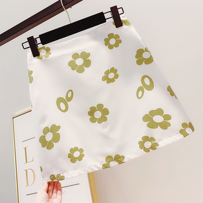 Fusta de dama cu model floral in trei culori