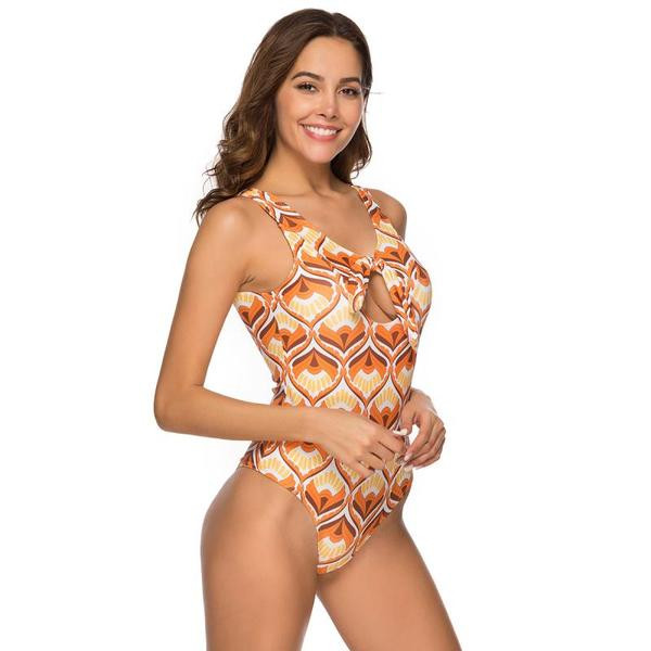 Un costum de baie intreg de dama cu element de legatura