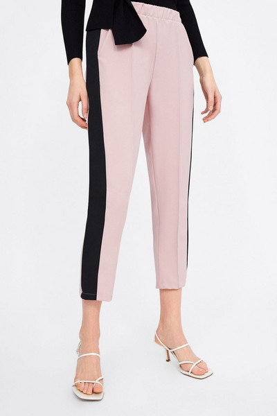 Дамски панталон с ластик на талията в розов цвят и страничен кант 