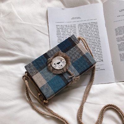 Geanta de dama moderna cu element 3D in trei culori