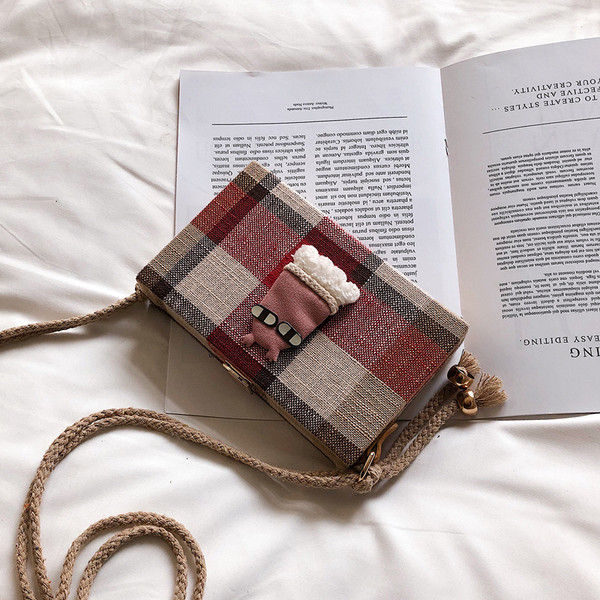 Geanta de dama moderna cu element 3D in trei culori