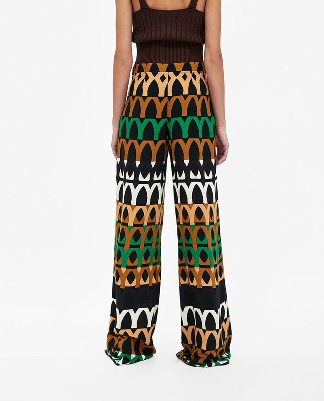 Дамски дълъг и широк панталон с цип и стандартна талия с десен 