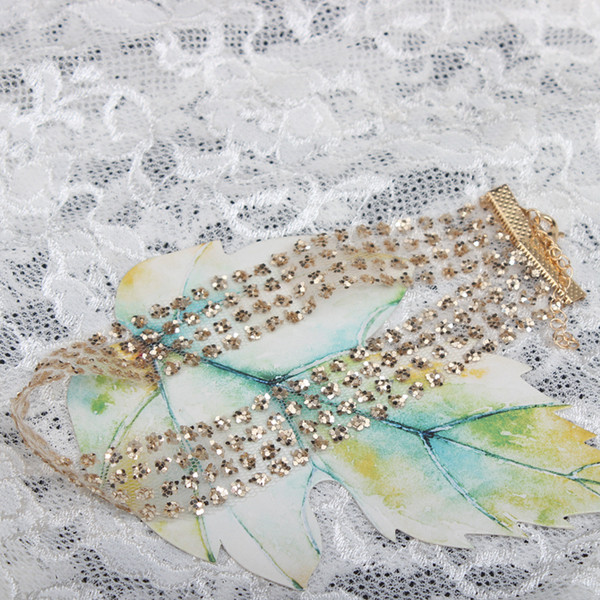 Colier modern de dama de culoare auriu si argintiu