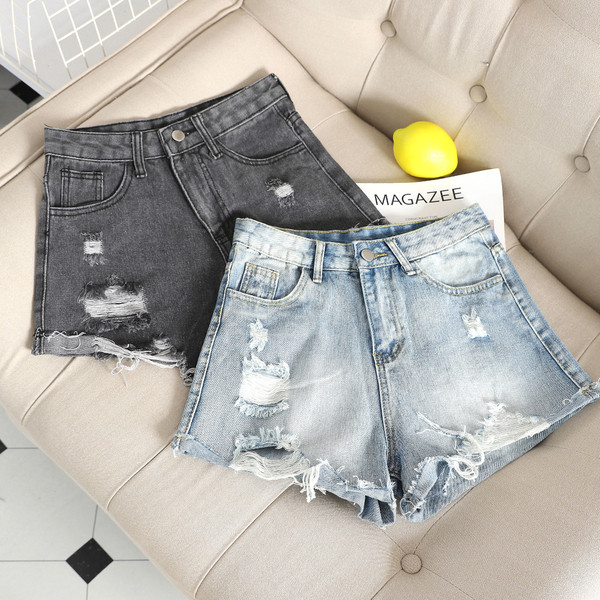 Pantaloni scurți din denim de damă în negru și albastru