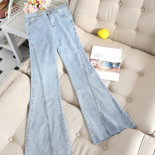 Blugi de dama model lat cu talie inalta intr-o culoare deschisa