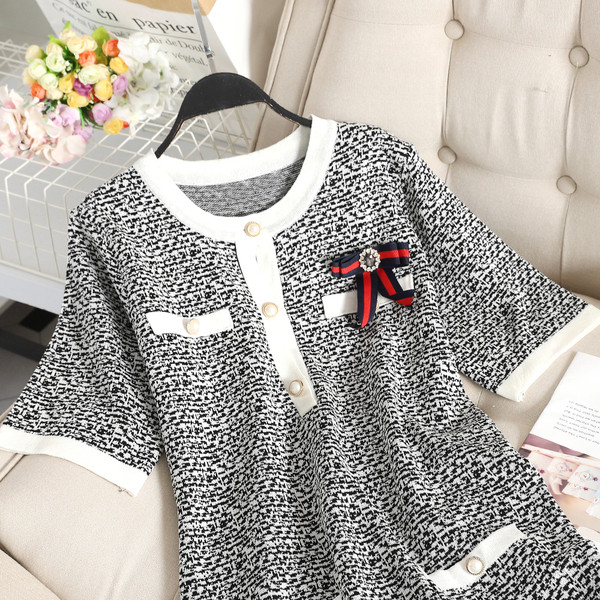 Rochie elegantă de damă cu mâneci scurte în alb-negru