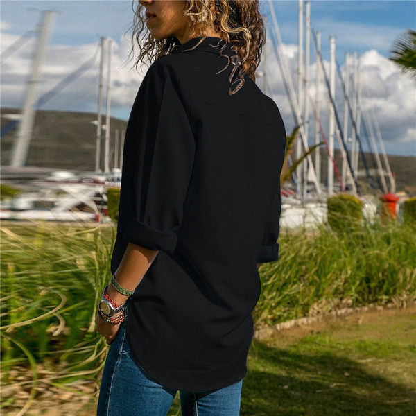 Cămașă modernă de damă cu decor metalic în mai multe culori diferite