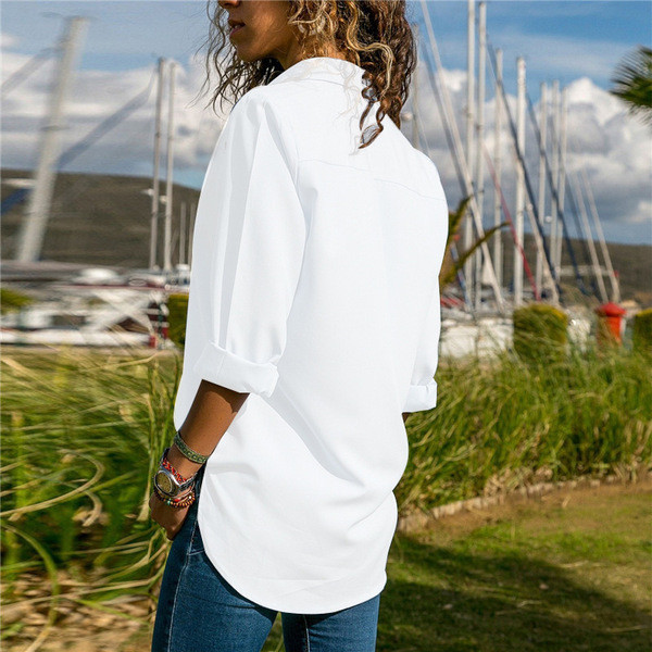 Cămașă modernă de damă cu decor metalic în mai multe culori diferite