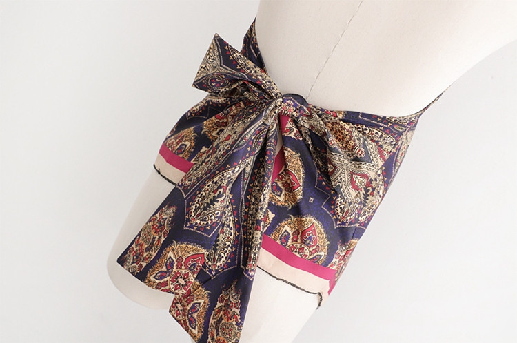 Maieu de damă cu legături la spate cu model cu model