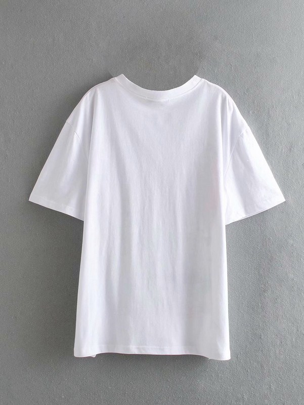 Tricou dama cu decolteu oval alb cu aplicatie