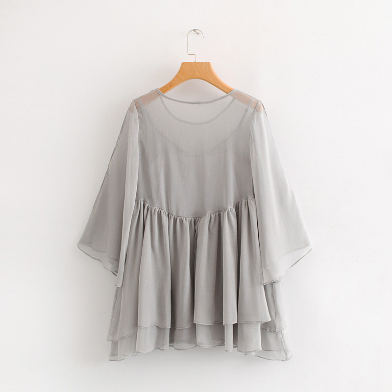 Bluze de dama din tul cu maneci 3/4 de culoare bej