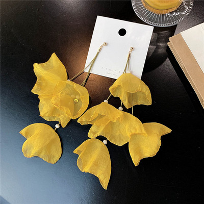 Cercei lungi de dama in galben si alb