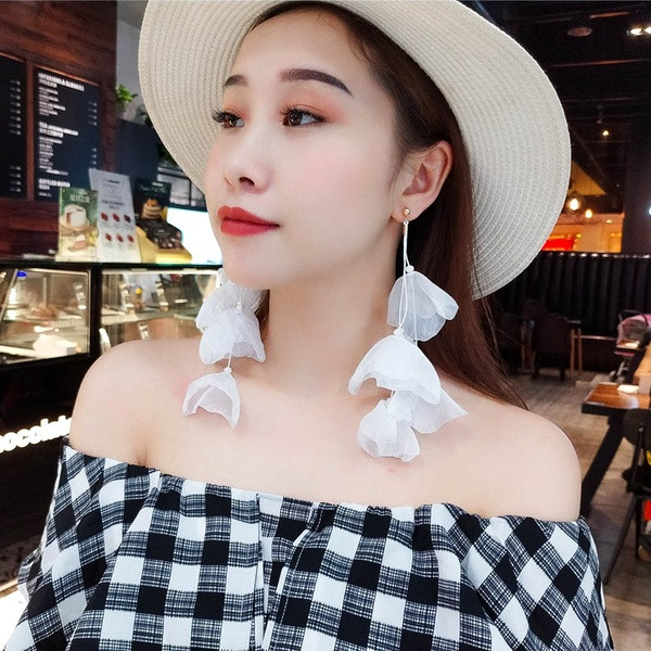 Cercei lungi de dama in galben si alb