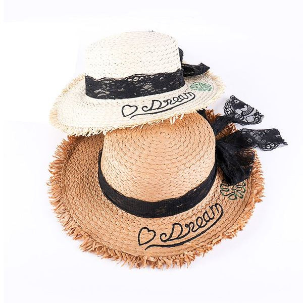 Модерна дамска плажна шапка с дантелена панделка и надпис