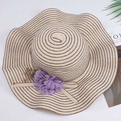 Стилна дамска лятна шапка с декорация цветя