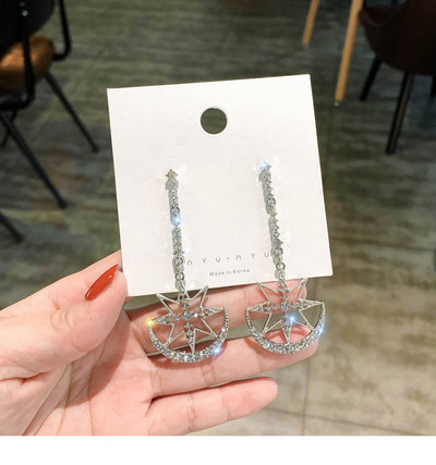 Cercei lungi de dama de culoare argintie cu pietre