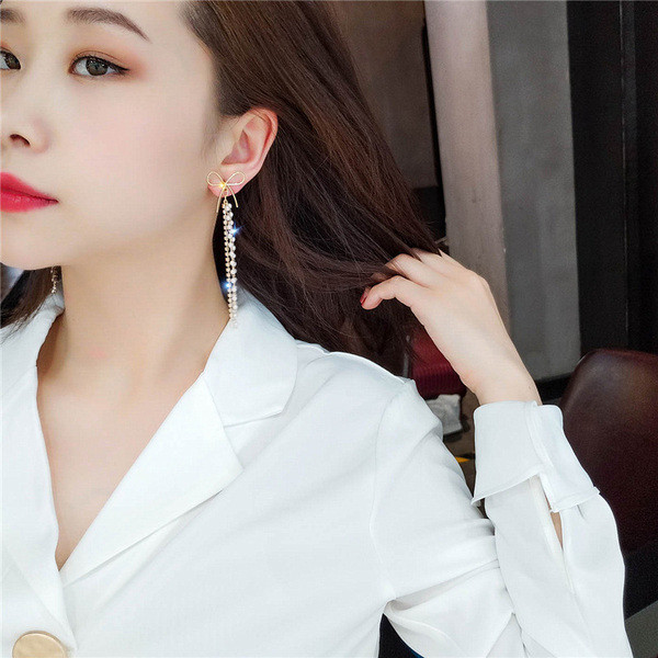 Cercei moderni de dama in culoarea aurie-cu perle