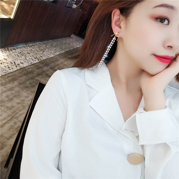 Cercei moderni de dama in culoarea aurie-cu perle