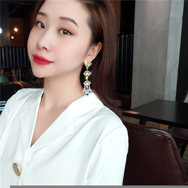 Cercei lungi de dama - cu pietre colorate