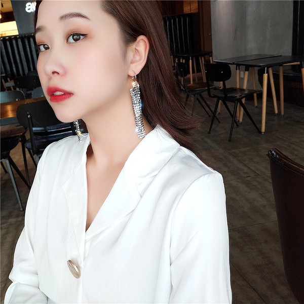 Model nou de cercei de dama - de culoare argintie cu pietre