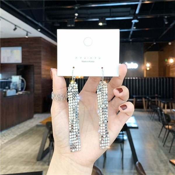 Model nou de cercei de dama - de culoare argintie cu pietre