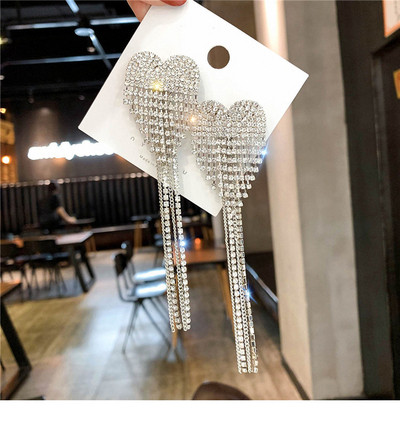 Cercei moderni de dama cu pietre de culoare argintie