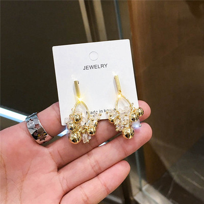 Model nou de cercei de dama de culoare aurie cu margele