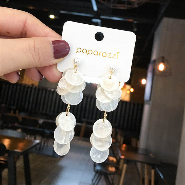 Cercei lungi de dama alb