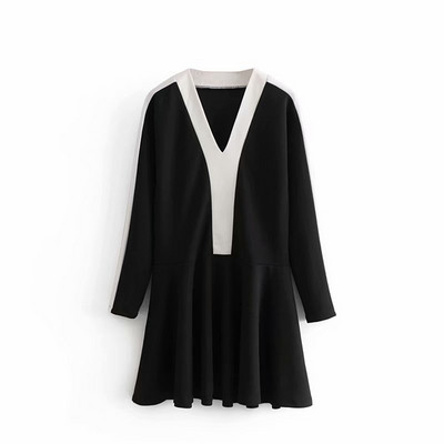 Rochie casual de dama cu decolteu in V si maneci lungi de culoare neagra