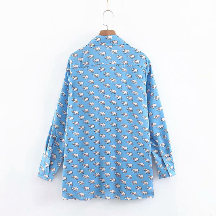 Cămașă de damă cu guler clasic și buzunare în albastru cu model