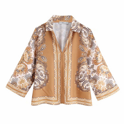 Cămașă de damă cu decolteu în V și mâneci lungi de culoare maro și model