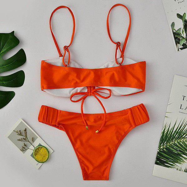 Costum de baie din două piese cu cravate de culoare portocalie