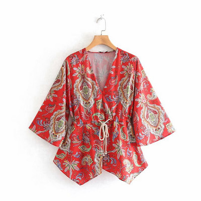 Cămașă de damă cu decolteu în V, mâneci 7/8 și legături în talie cu model cu model