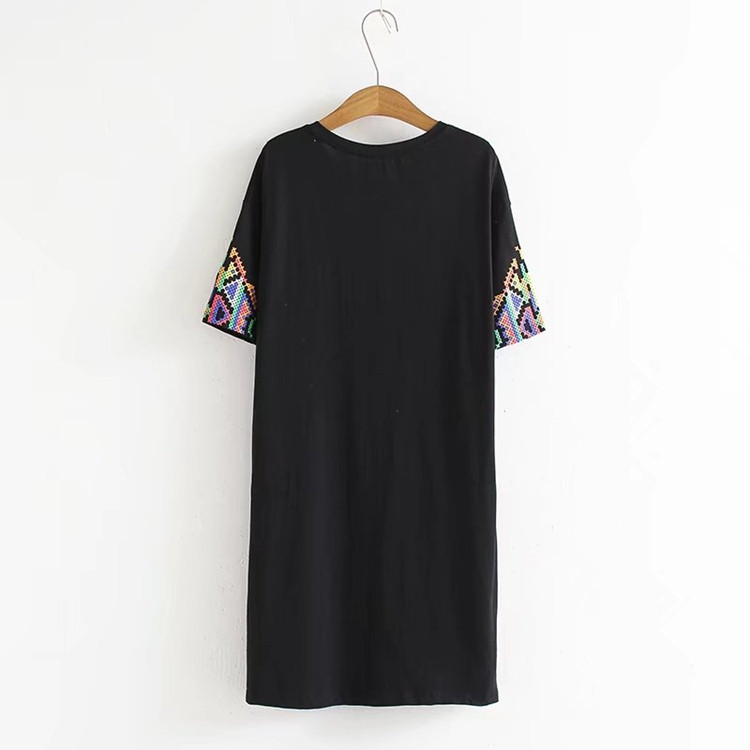 Rochie casual de dama model drept cu maneci scurte de culoare neagra si imprimeu