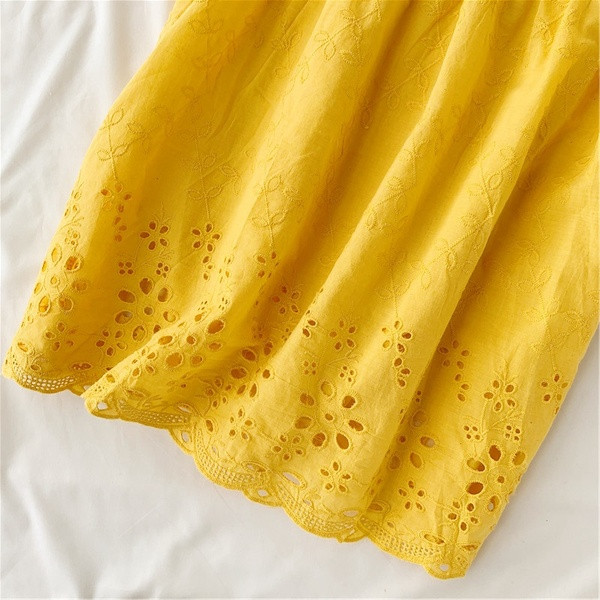 Bluză de damă elegantă cu broderie în galben