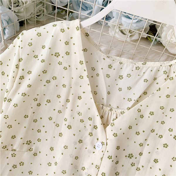 Bluză casual de damă cu mâneci scurte și nasturi în două culori