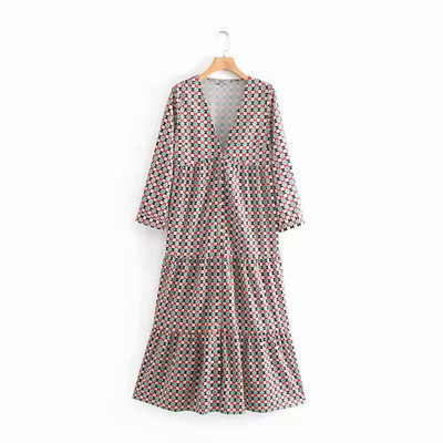 Дамска ежедневна рокля с V-образно деколте и дълъг ръкав с шарен десен