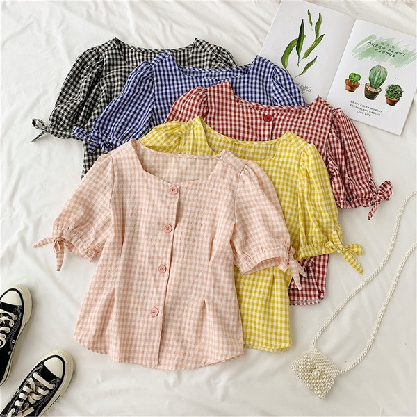 Cămașă de damă modernă în carouri cu mâneci scurte și nasturi în mai multe culori