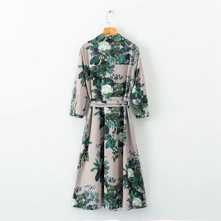 Rochie de dama cu legaturi in talie si maneci 7/8 cu model floral