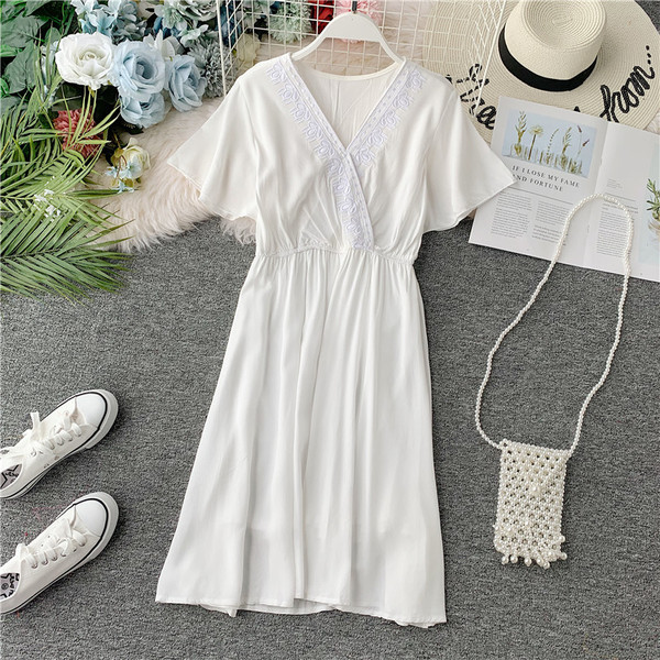 Rochie casual de dama cu maneci scurte si broderie in diferite culori