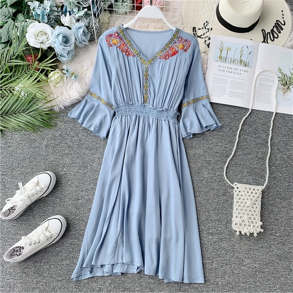 Rochie de dama eleganta cu elastic si broderie in mai multe culori