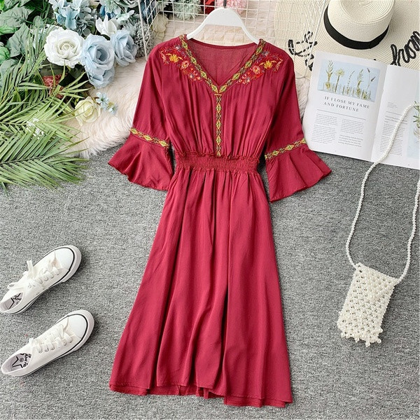 Rochie de dama eleganta cu elastic si broderie in mai multe culori