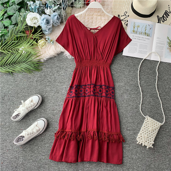 Rochie casual de dama cu maneci scurte si broderie cu ciucuri