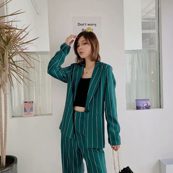 Geaca dama in dungi cu maneci lungi de culoare verde