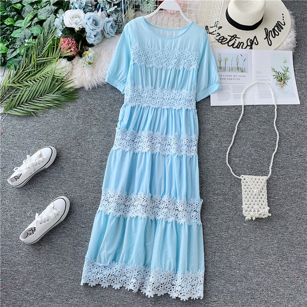 Дамска модерна рокля с дантела и къс ръкав в няколко цвята