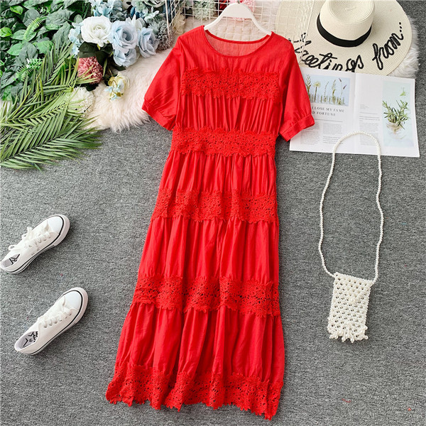 Дамска модерна рокля с дантела и къс ръкав в няколко цвята