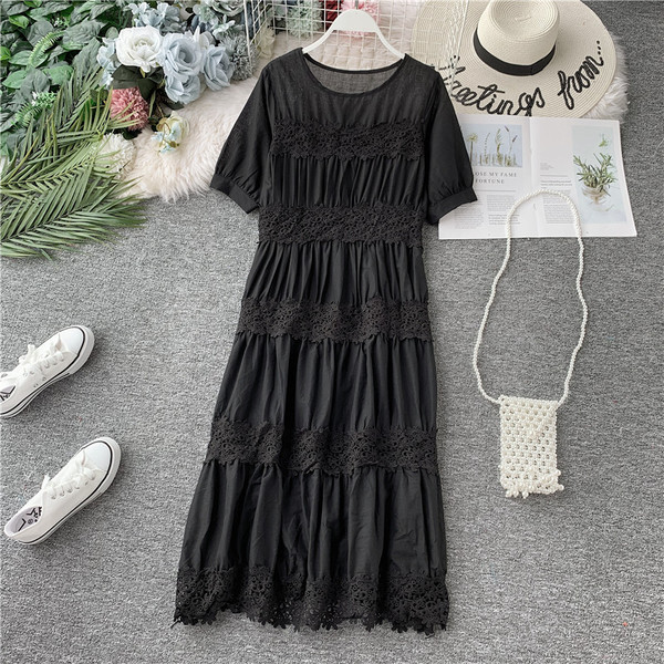 Дамска модерна рокля с дантела и къс ръкав в няколко цвята