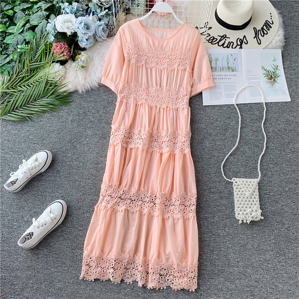 Дамска модерна рокля с дантела и къс ръкав в няколко цвята