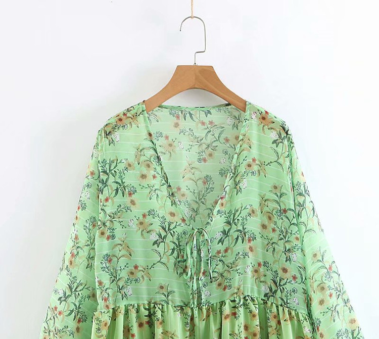 Rochie larga de dama cu maneci lungi si decolteu in V cu model floral