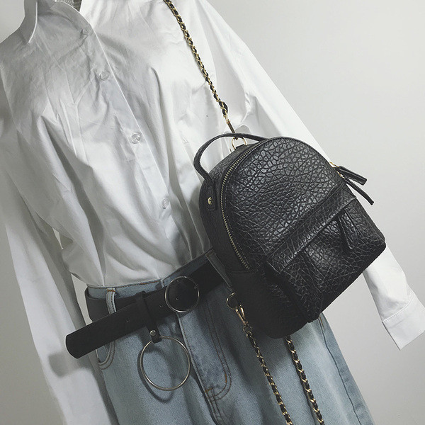 Rucsac de dama modern din piele ecologica cu manere metalice de culoare neagra